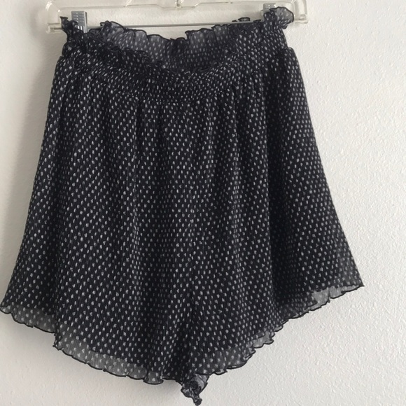 High waisted Flowy Shorts - Picture 2 of 6